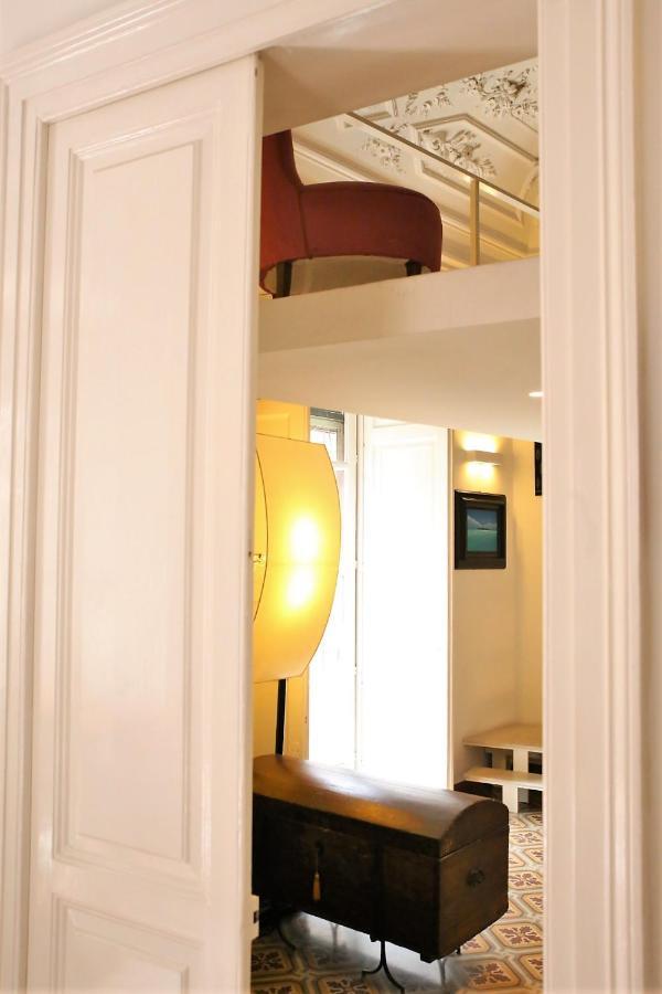 Suite Il Letto Sotto Il Tetto カターニア エクステリア 写真