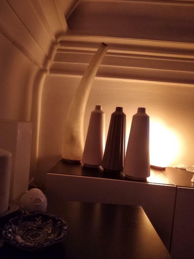 Suite Il Letto Sotto Il Tetto カターニア エクステリア 写真